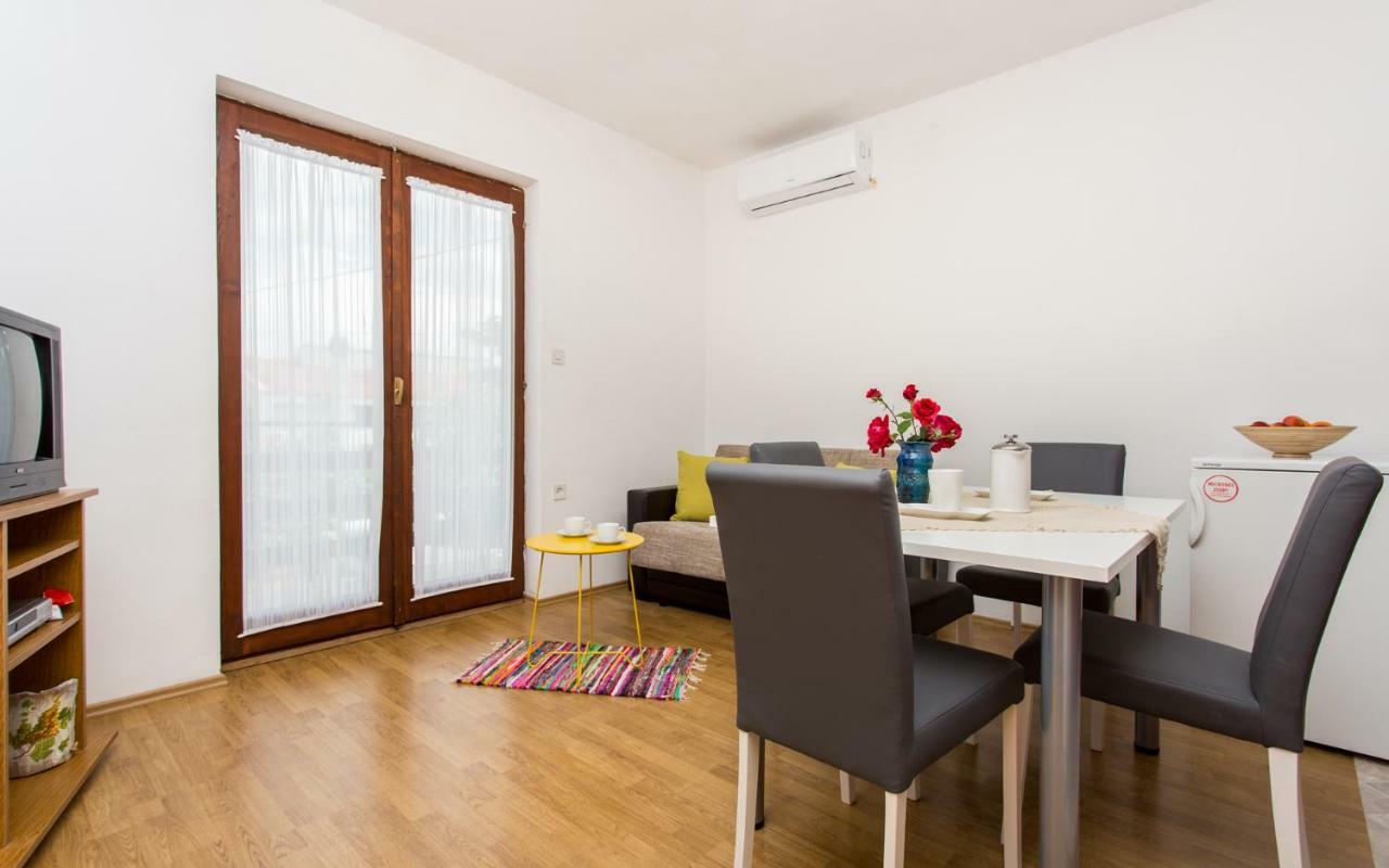Apartman Broznic Šilo Exterior foto
